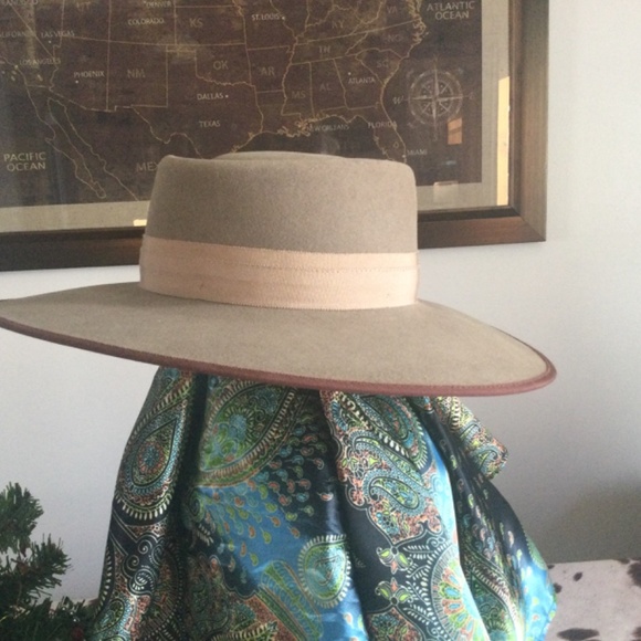 Bailey Renegade Cowboy hat. 6 7/8 Cowpuncher